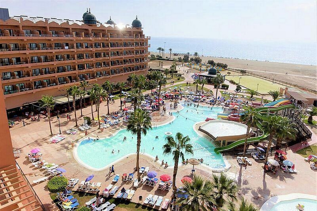 Colonial  Mar