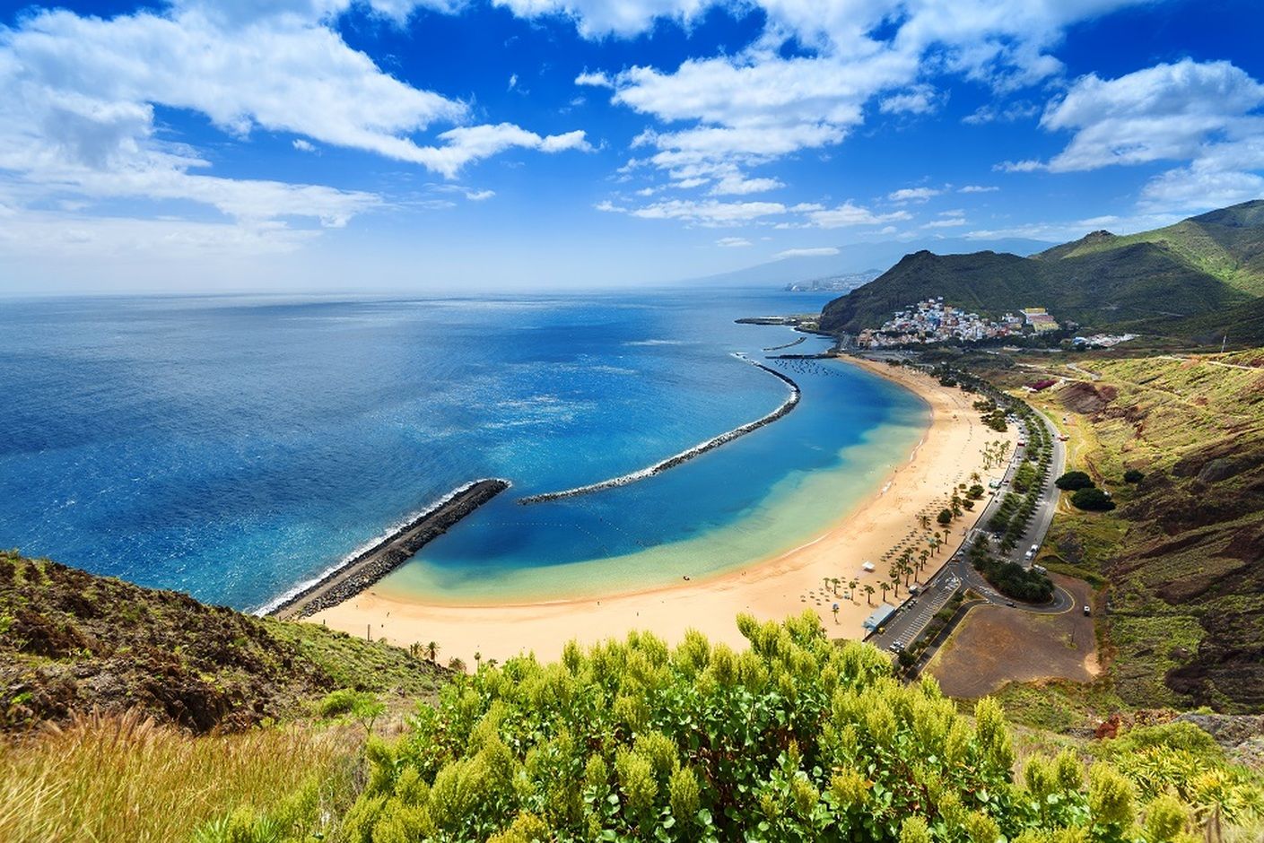 Pláž Playa de Las Teresitas